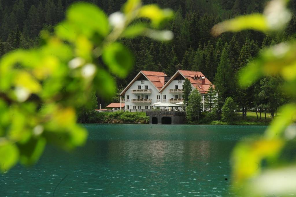 Hotel Seehaus - Only Adults - Mountain Lake Resort Anterselva di Mezzo Exterior foto